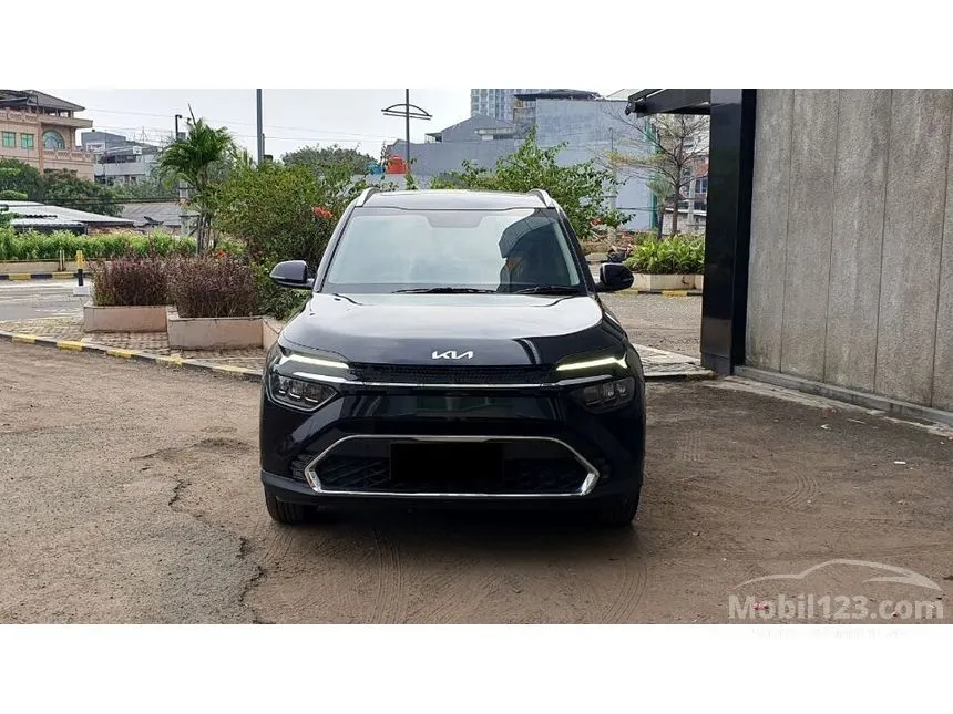 Jual Mobil KIA Carens 2023 Premiere 1.4 di DKI Jakarta Automatic MPV Hitam Rp 319.000.000