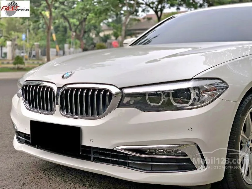 2018 BMW 520i Luxury Sedan