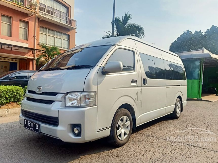 Тойота hiace 2015