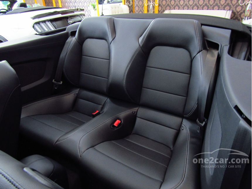 2019 Ford Mustang Seat Covers - Velcromag