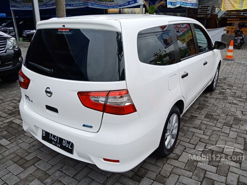 Jual Mobil Nissan Grand Livina 2015 SV 1.5 di Yogyakarta Jual Mobil Nissan Grand Livina 2015 SV 1.5 di Yogyakarta
