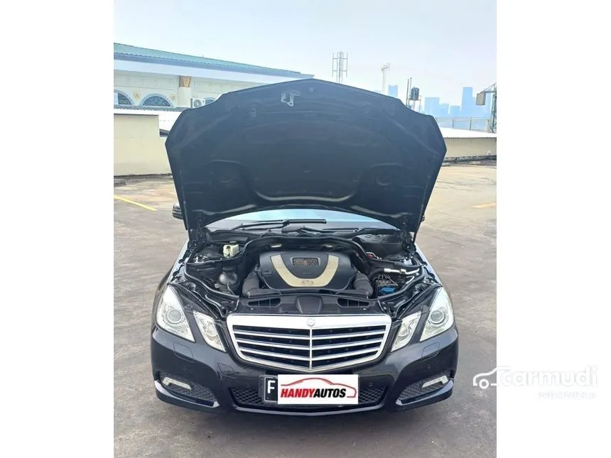 2009 Mercedes-Benz E300 Avantgarde AMG Sedan