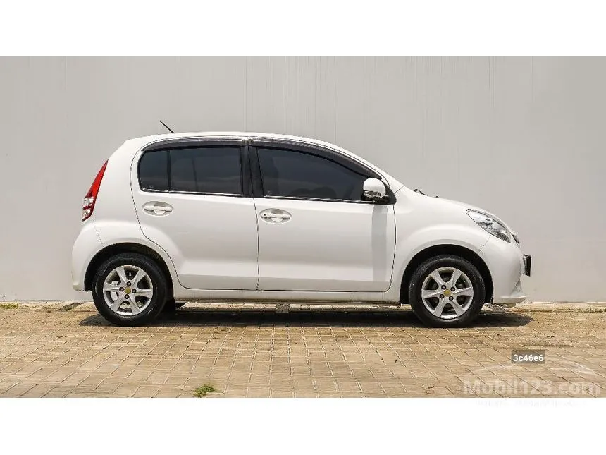 2014 Daihatsu Sirion D Hatchback