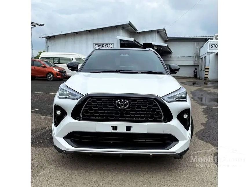 2026 Toyota Yaris Cross S HV with GR Parts Aero Pkg SUV