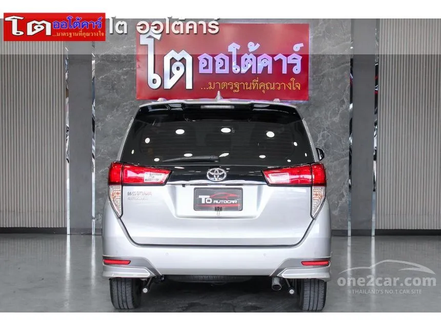 2020 Toyota Innova Crysta Wagon