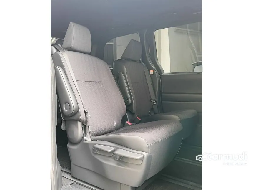 2025 Toyota Voxy (Premium Color) MPV