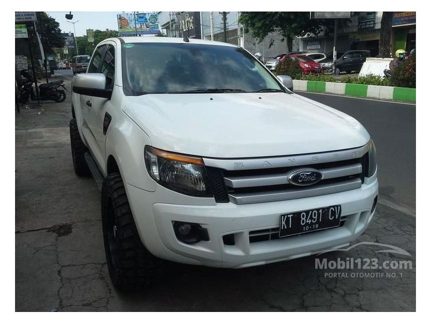 Jual Mobil  Ford  Ranger 2012 2 2 di Jawa Timur  Manual Putih 