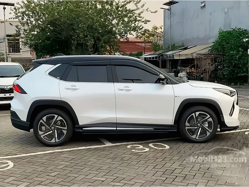 2026 Toyota Yaris Cross S HV SUV