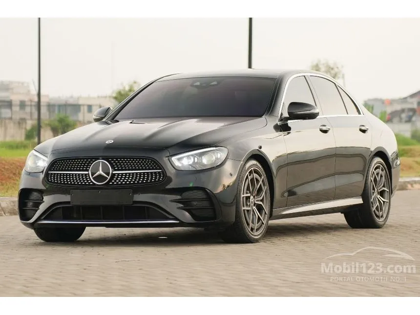2022 Mercedes-Benz E300 AMG Line Sedan