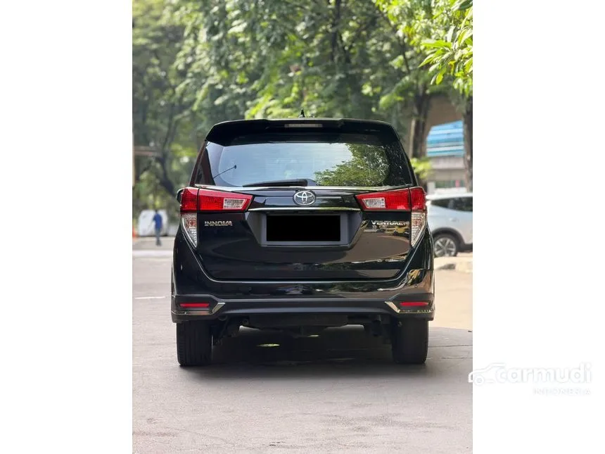 2022 Toyota Kijang Innova Venturer MPV