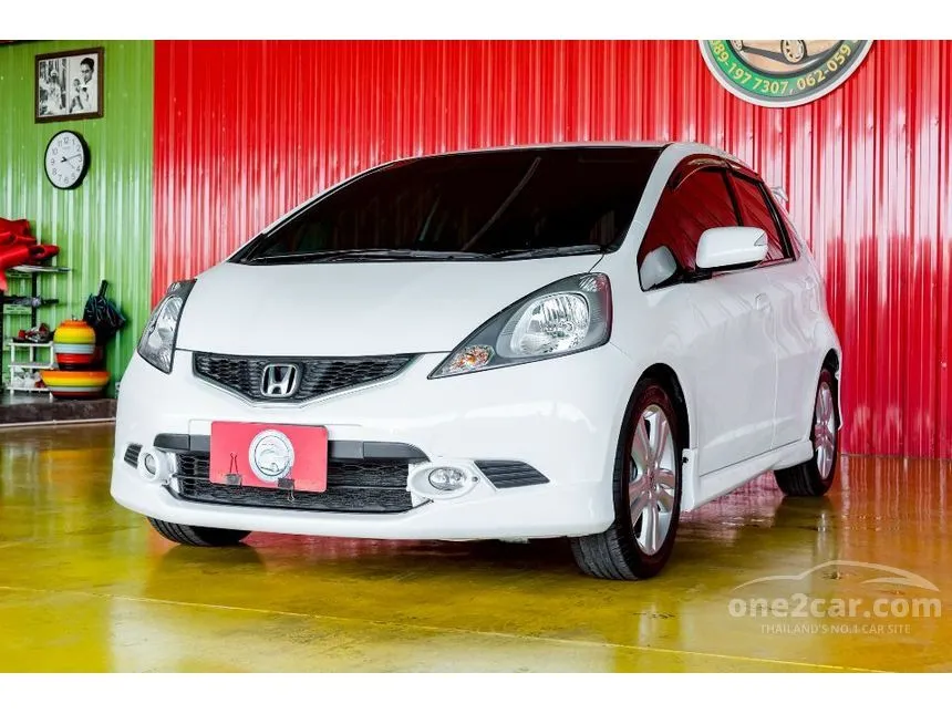 2011 Honda JAZZ SV Hatchback