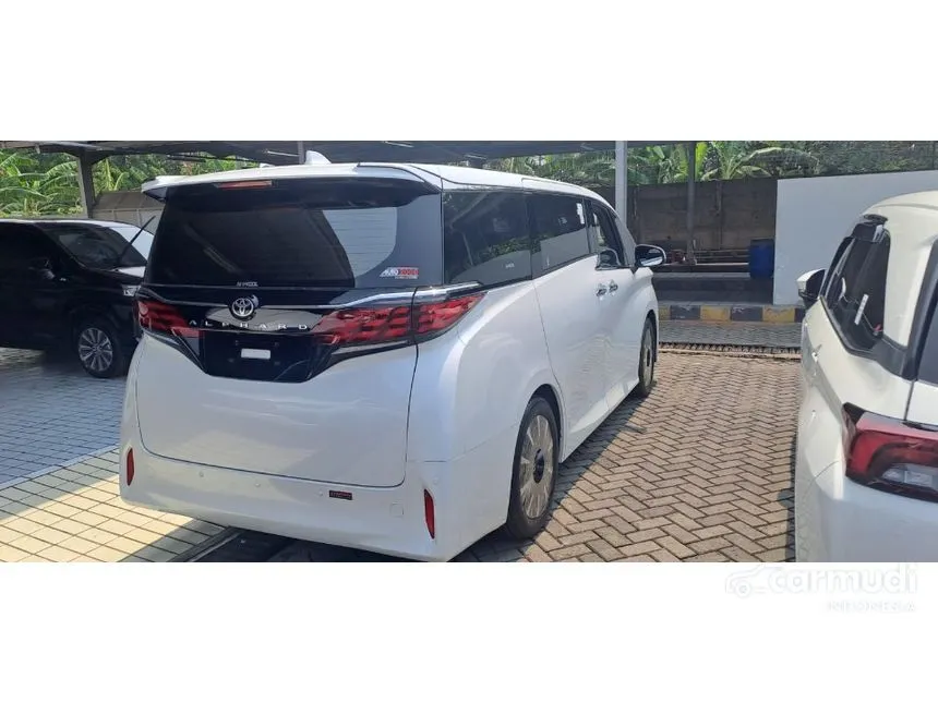 2024 Toyota Alphard HEV MPV