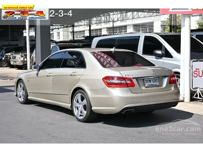 2014 Mercedes-Benz E200 Elegance CGI BlueEFFICIENCY Sedan