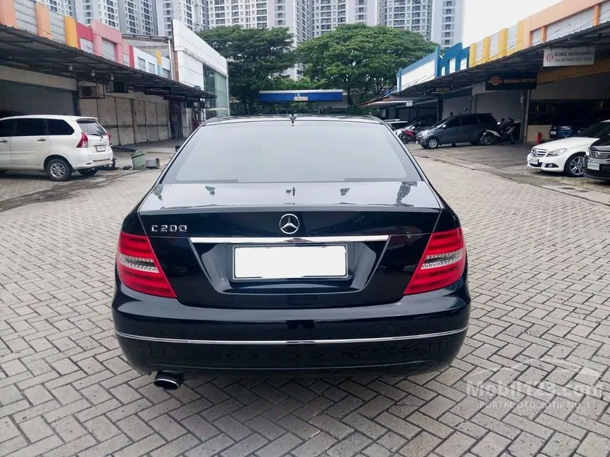 2014 Mercedes-Benz C200 Avantgarde CGI Sedan