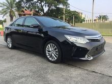 2015 Toyota Camry 2.5 V Sedan Toyota Camry 2.5 V 2016 Keyles hitam