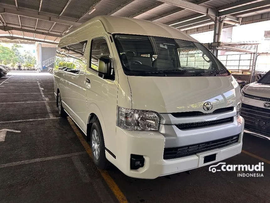 2024 Toyota Hiace Commuter Van Wagon