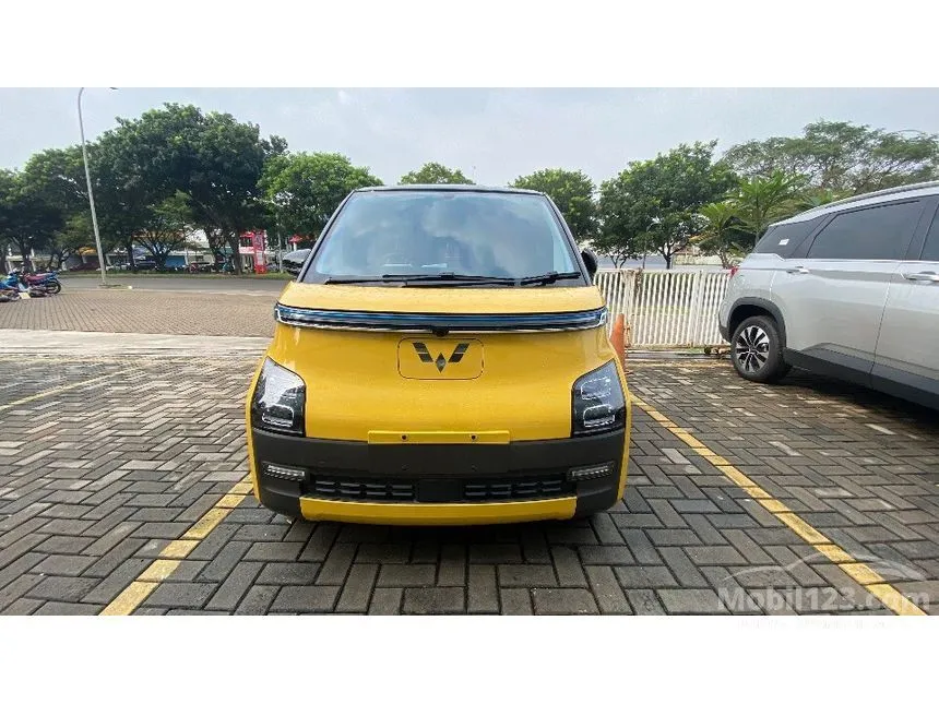 Jual Mobil Wuling EV 2023 Air ev Charging Pile Long Range di Banten Automatic Hatchback Kuning Rp 258.500.000