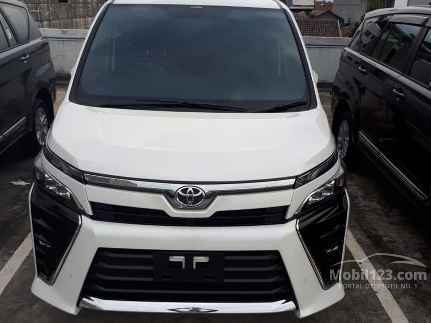 Toyota voxy 2019 фото