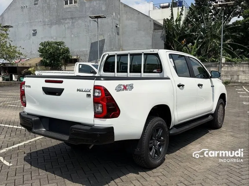 2025 Toyota Hilux V Pickup