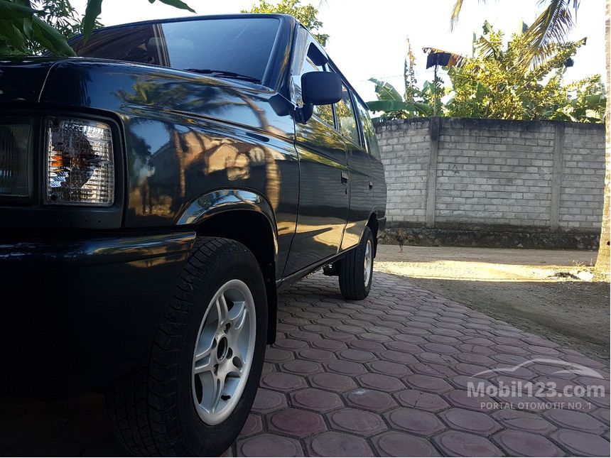 Jual Mobil  Isuzu  Panther  1996 2 5 di Jawa  Timur Manual MPV 