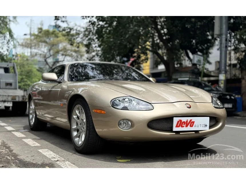 2002 Jaguar XKR Coupe