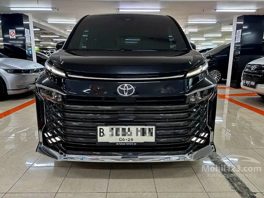 2023 Toyota Voxy (Premium Color) MPV