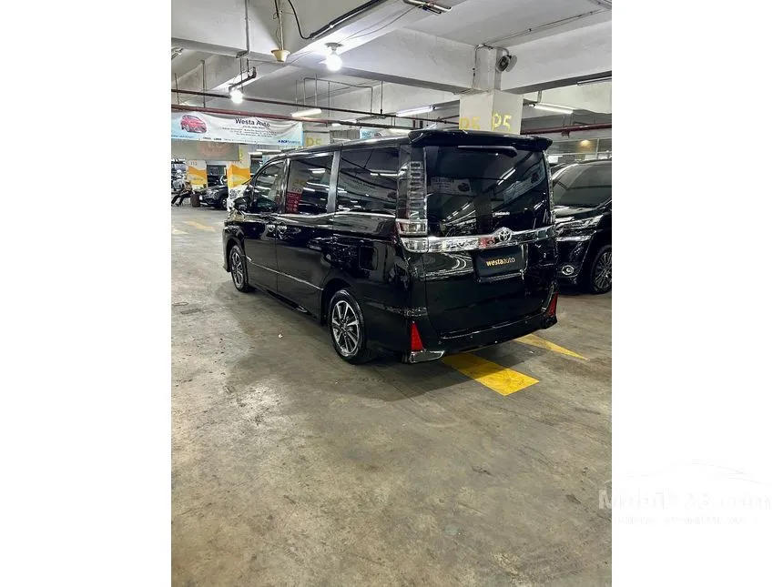 2017 Toyota Voxy MPV