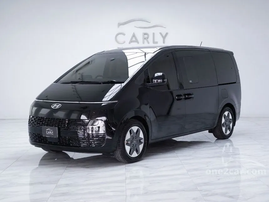 2021 Hyundai Staria SEL Van