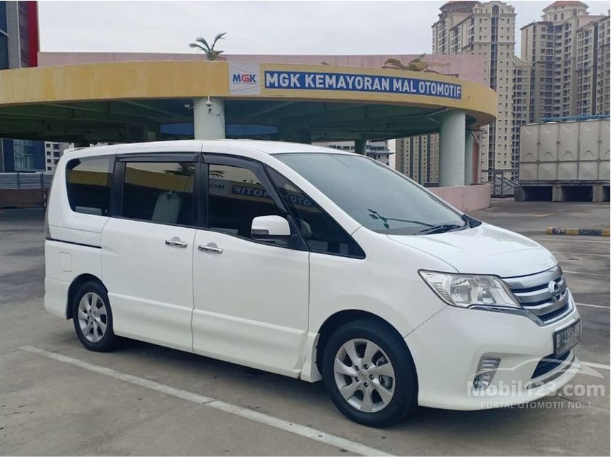 Nissan serena 2013