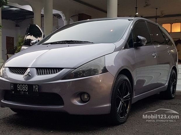 Mitsubishi Grandis Mobil Bekas Baru dijual di Indonesia 