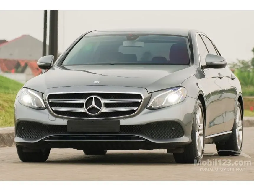 2016 Mercedes-Benz E250 Avantgarde CKD Sedan