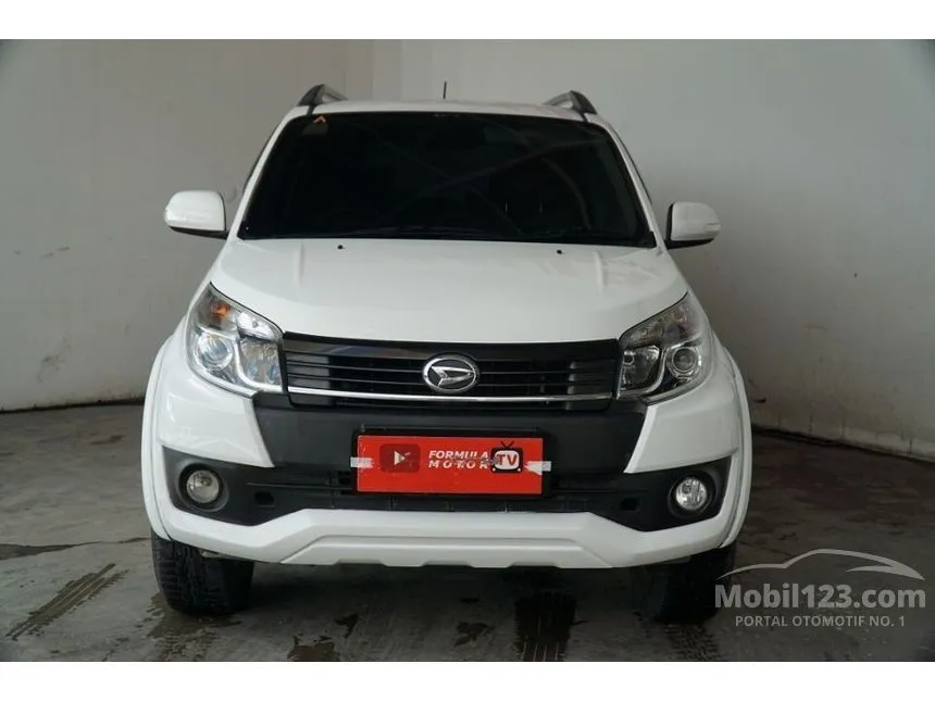 Jual Mobil Daihatsu Terios 2015 R 1.5 di Jawa Barat Automatic SUV Putih Rp 141.000.000