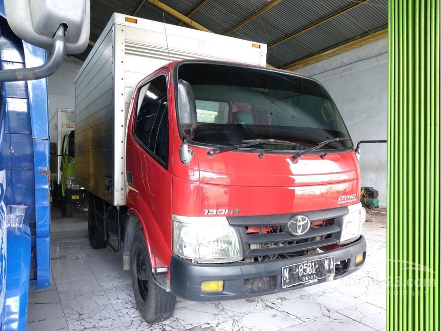 Jual Mobil Toyota Dyna  2011 4 0 di Jawa Timur  Manual 