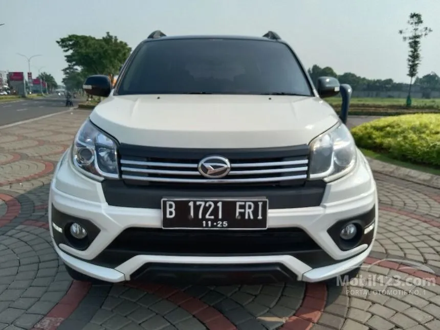 Jual Mobil Daihatsu Terios 2015 ADVENTURE R 1.5 di Jawa Barat Automatic SUV Putih Rp 155.000.000