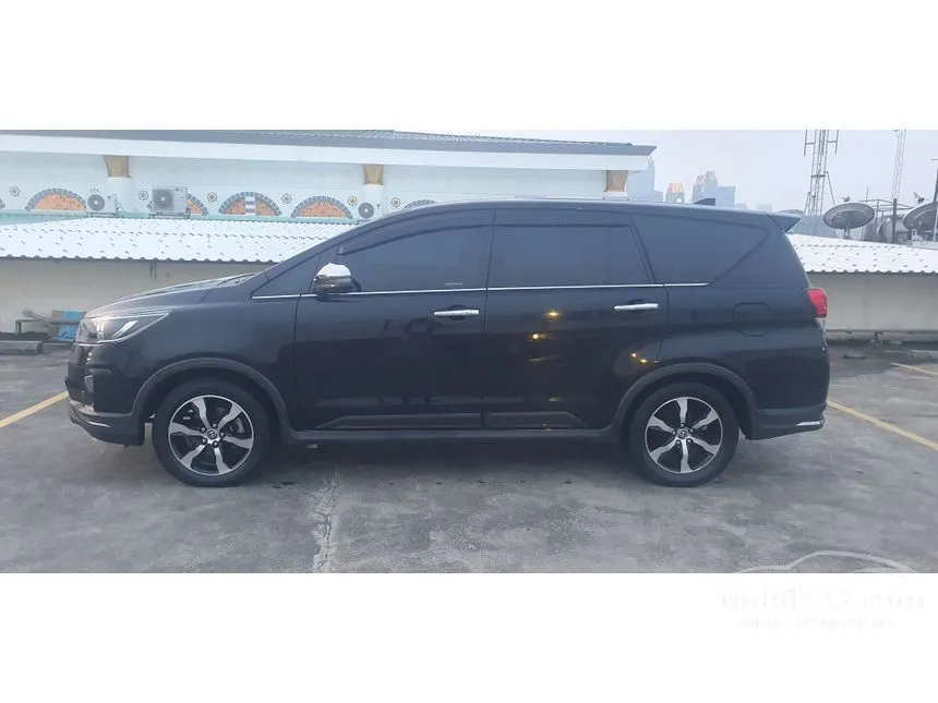 2022 Toyota Kijang Innova Venturer MPV