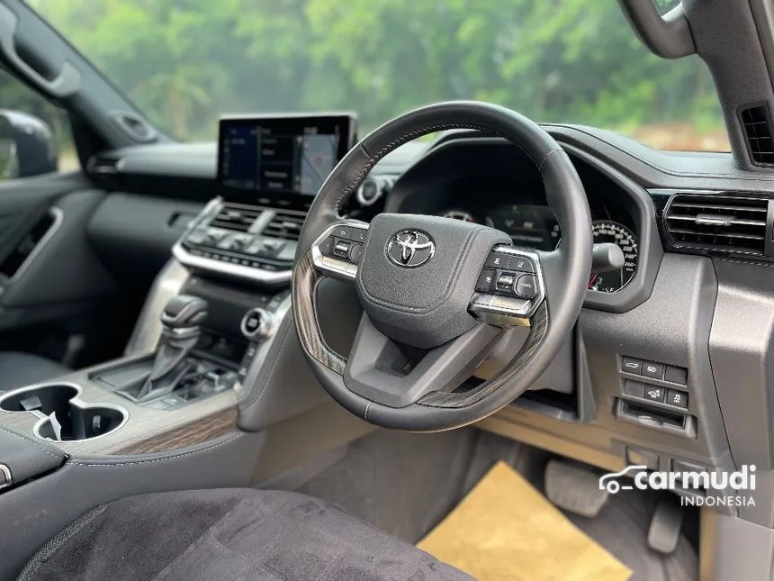 2023 Toyota Land Cruiser 300 VX-R (Premium Colour) SUV