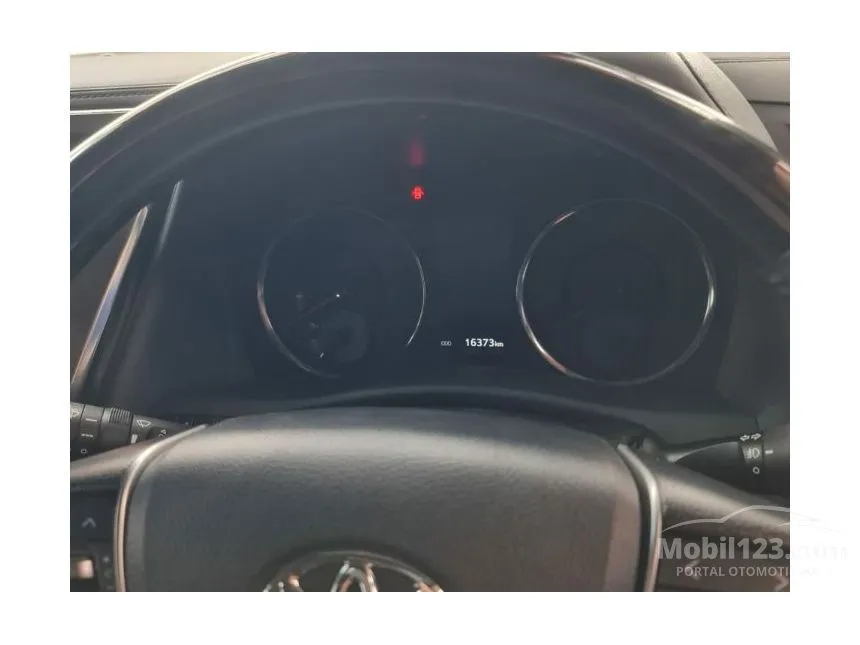 2015 Toyota Alphard SC MPV