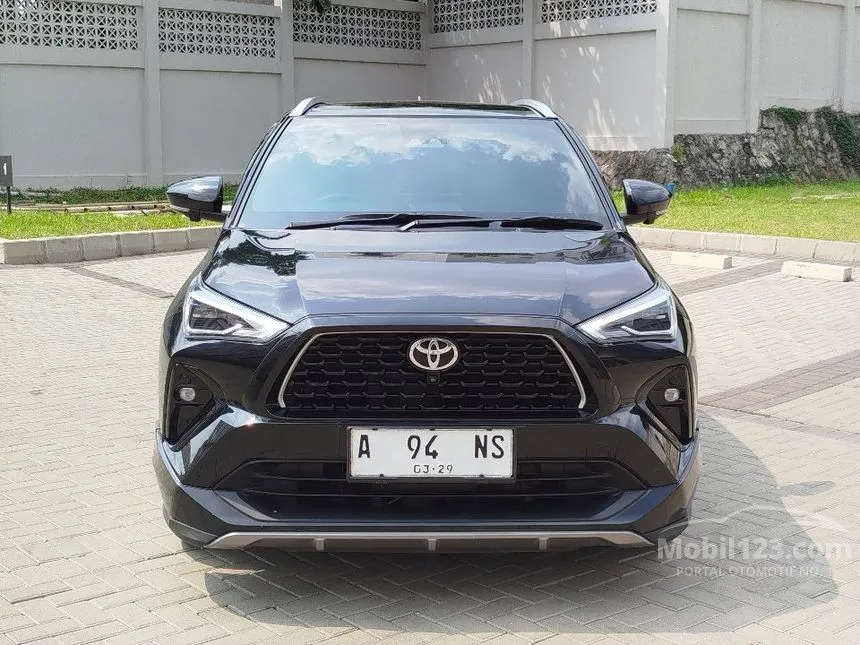 2023 Toyota Yaris Cross S HV SUV