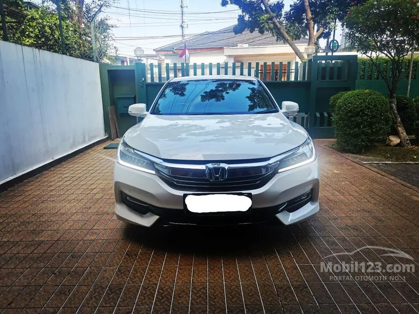 Jual Mobil Honda Accord 2016 VTi