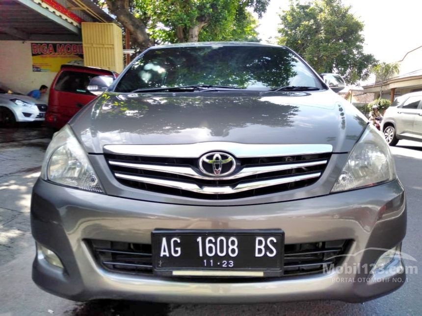 Jual Mobil  Toyota Kijang Innova  2010 V 2 0 di Jawa Timur  