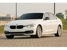 2017 BMW 320i 2.0 Sport Sedan Kilometer Rendah Asli Bisa Inspeksi dan General Chek dimana Saja Garansi Mesin Transmisi 1 Tahun