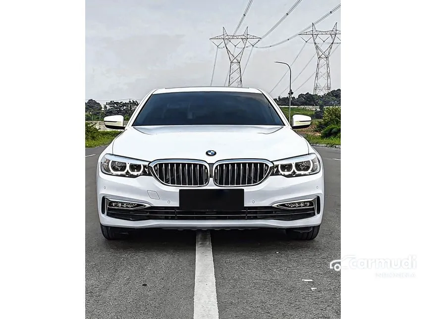 2018 BMW 530i Luxury Sedan