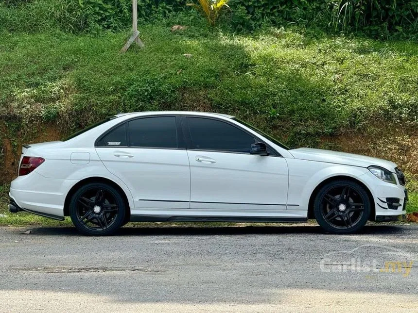 2014 Mercedes-Benz C200 CGI Avantgarde Sedan