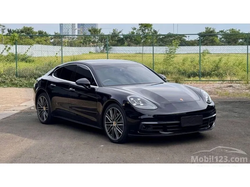 2017 Porsche Panamera 4S Hatchback