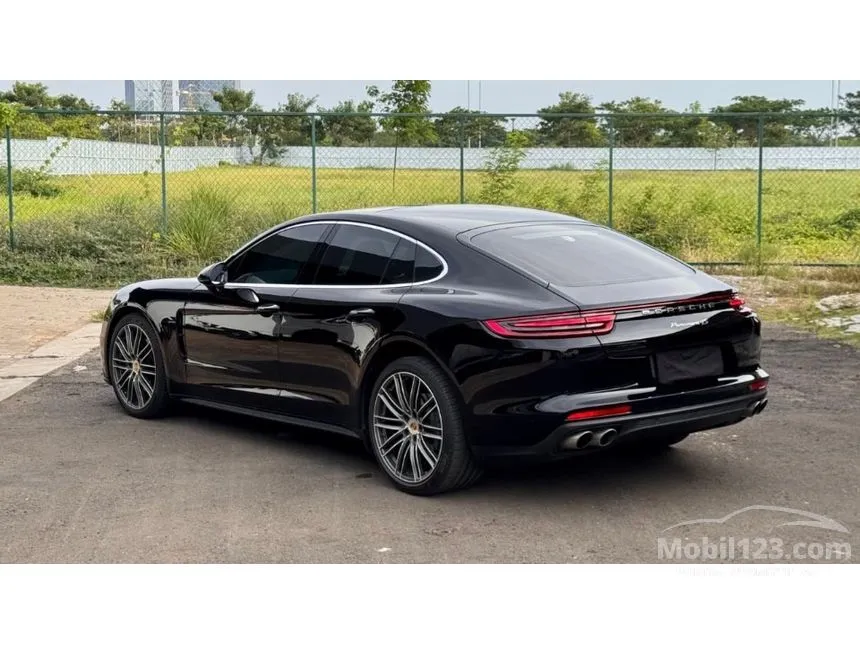 2017 Porsche Panamera 4S Hatchback