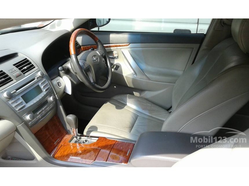 2011 Toyota Alphard X MPV