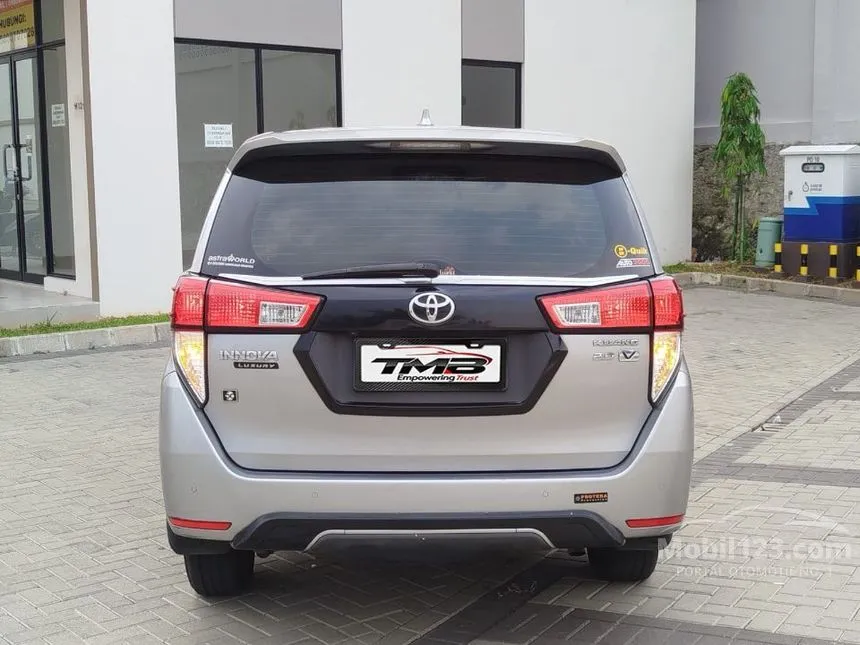 2021 Toyota Kijang Innova V MPV