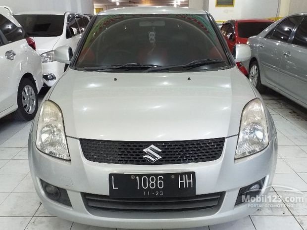  Suzuki  Swift Mobil  bekas  dijual di Jawa  timur Indonesia 