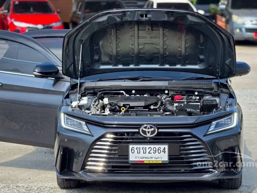 2024 Toyota Yaris Ativ Premium Luxury Sedan