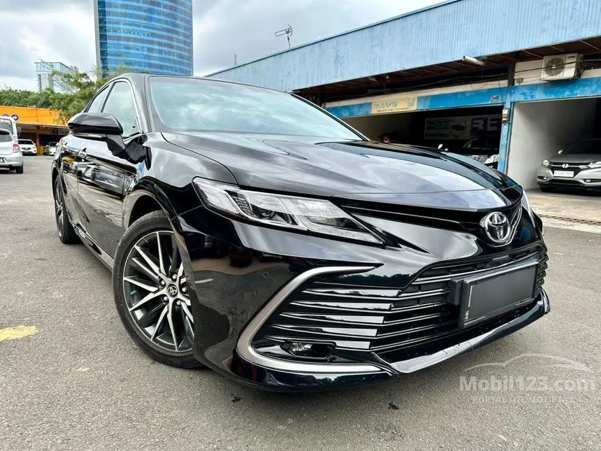 2021 Toyota Camry V Sedan